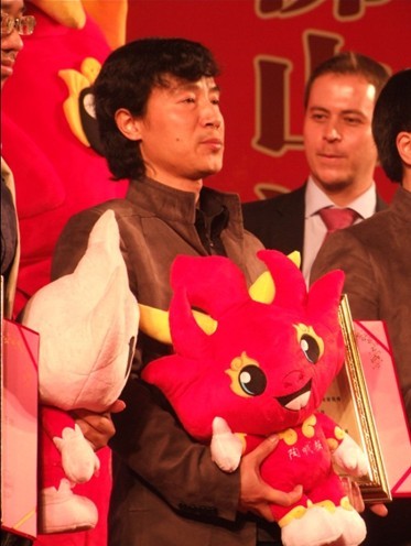 千帆竞过 将军折桂
(图2)