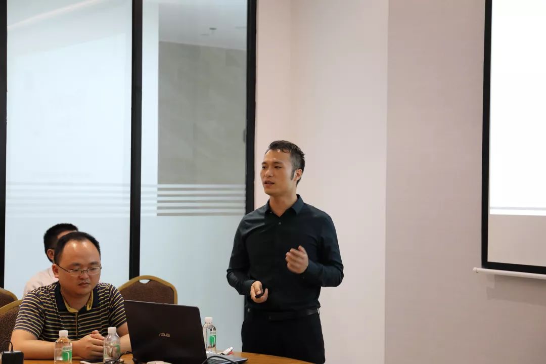 听说大将军陶瓷又要搞事情......
(图9) 听说大将军陶瓷又要搞事情......
(图9)
